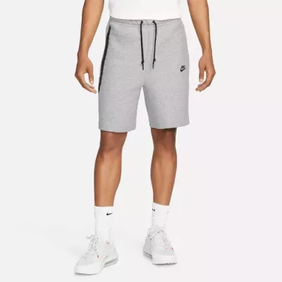 Short Nike Tech Fleece FB8171-063 gris homme avec tissu premium et détails signature