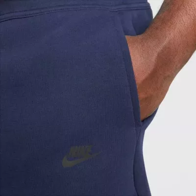 Short Nike Tech Fleece FB8171-451 bleu marine homme avec tissu premium et coupe confortable