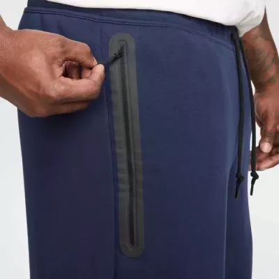 Short Nike Tech Fleece FB8171-451 bleu marine homme avec tissu premium et coupe confortable