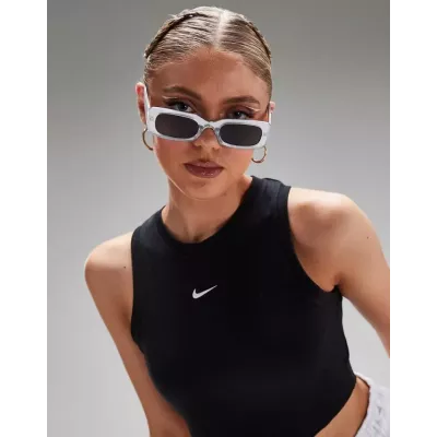 Débardeur Nike FB8279-010 noir femme en 61 % polyester, 30 % lyocell et 9 % élasthanne