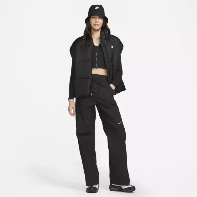 Pantalon Nike Sportswear Windrunner FB8284-010 noir femme avec tissu léger et détail Windrunner iconique