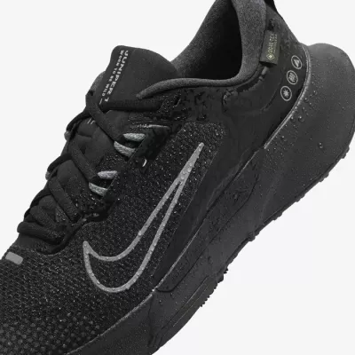 Nike Juniper Trail 2 GORE-TEX FB2067-001 noire avec membrane imperméable et semelle adhérente trail