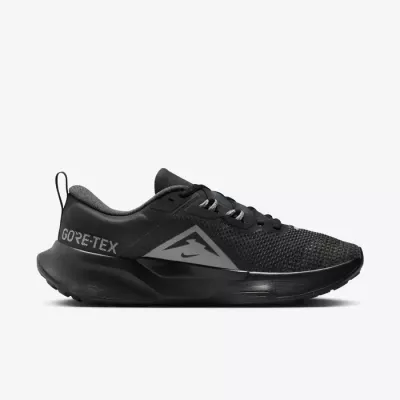 Nike Juniper Trail 2 GORE-TEX FB2067-001 noire avec membrane imperméable et semelle adhérente trail