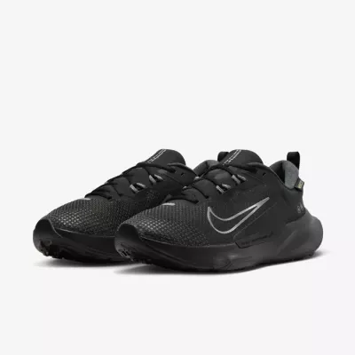 Nike Juniper Trail 2 GORE-TEX FB2067-001 noire avec membrane imperméable et semelle adhérente trail
