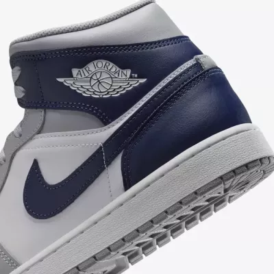 Baskets montantes Air Jordan 1 Mid homme blanc et bleu marine DQ8426-104