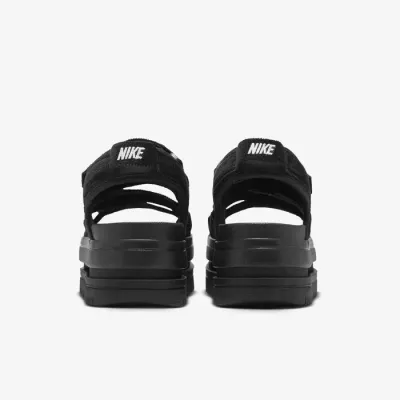 Nike Air Force 1 Sandal FJ2595-001 noire avec brides ajustables et semelle inspirée de l’AF1