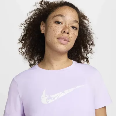 Nike One Swoosh Dri-FIT t-shirt running manches courtes femme lilas FN2618-100