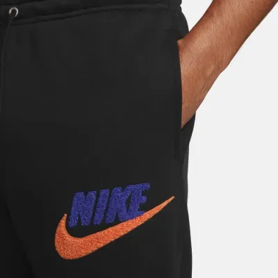 Nike Club Fleece jogger pantalon survêtement homme noir logo multicolore FN3094-010