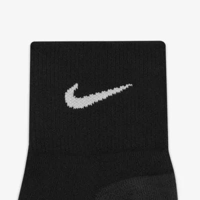 Chaussettes Nike Everyday Max Cushioned Training noires lot de 3 paires avec amorti renforcé pour entraînement
