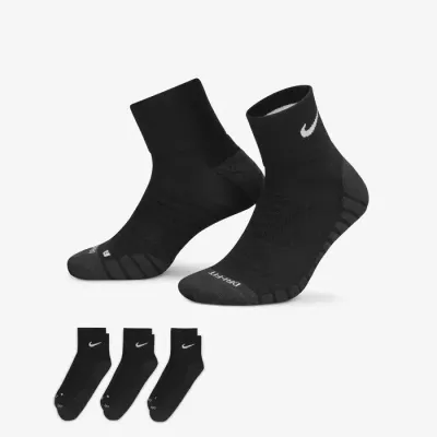 Chaussettes Nike Everyday Max Cushioned Training noires lot de 3 paires avec amorti renforcé pour entraînement