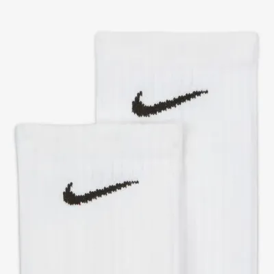 Chaussettes Nike Everyday Cushioned Training Crew blanches lot de 3 paires avec amorti confortable pour sport et entraînement