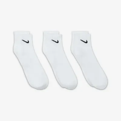 Chaussettes Nike Everyday Cushioned Training Ankle blanches lot de 3 paires avec amorti confortable pour sport et entraînement