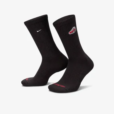 Chaussettes Nike Everyday Plus Cushioned Crew noires avec amorti renforcé et motif Air Max pour confort au quotidien