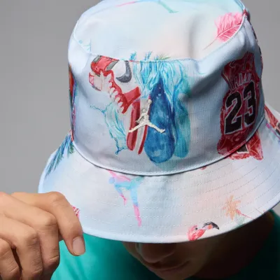 Bob réversible Jordan Apex HV1096-133 multicolore avec logo Jumpman brodé et tissu ripstop