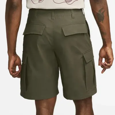 Short cargo Nike SB Kearny kaki pour homme avec poches latérales style skate et loisirs