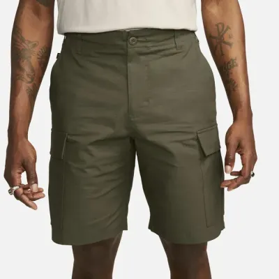 Short cargo Nike SB Kearny kaki pour homme avec poches latérales style skate et loisirs