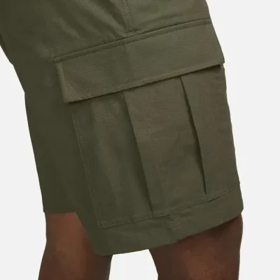 Short cargo Nike SB Kearny kaki pour homme avec poches latérales style skate et loisirs