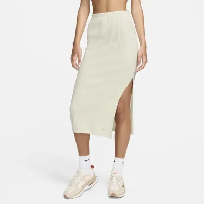 Jupe midi Nike Sportswear Chill Rib beige pour femme coupe slim en maille côtelée avec fente latérale