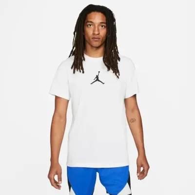 T-shirt Jordan Flight Essential CW5190-102 blanc avec graphisme imprimé et tissu respirant