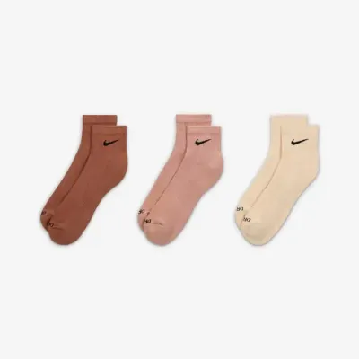 Chaussettes Nike Everyday Plus Cushioned SX6890-968 multicolores avec amorti et technologie Dri-FIT