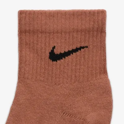 Chaussettes Nike Everyday Plus Cushioned SX6890-968 multicolores avec amorti et technologie Dri-FIT