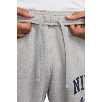 Pantalon Nike Club FN2643-063 gris homme avec molleton brossé et chevilles resserrées