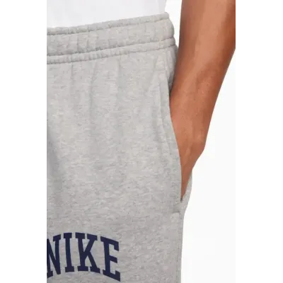 Pantalon Nike Club FN2643-063 gris homme avec molleton brossé et chevilles resserrées