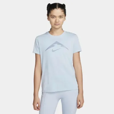 T-shirt Nike Trail Dri-FIT bleu ciel pour femme respirant et léger pour randonnée et trail running FQ4987-440