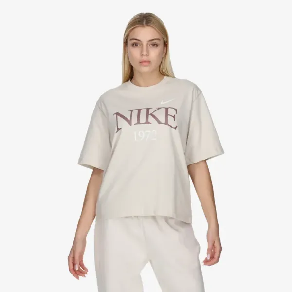 NIKE SPORTSWEAR CLASSIC