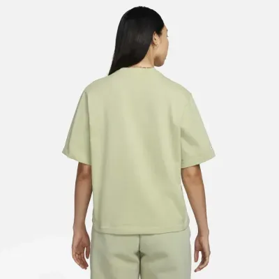 T-shirt Nike Sportswear Classic vert sauge pour femme avec imprimé Nike 1972 coupe oversize lifestyle FQ6600-371