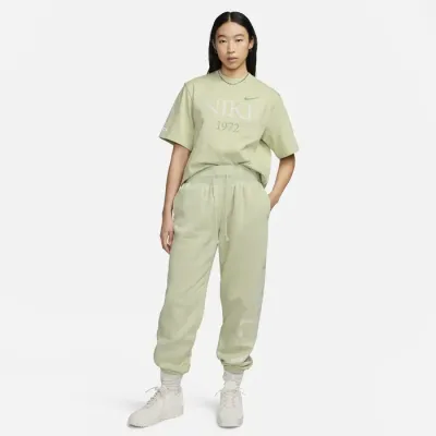 T-shirt Nike Sportswear Classic vert sauge pour femme avec imprimé Nike 1972 coupe oversize lifestyle FQ6600-371