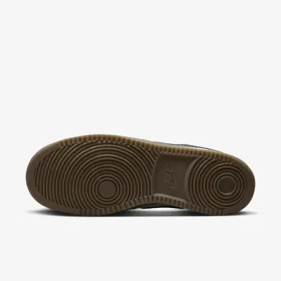 Baskets Nike Court Vision Low blanches pour femme avec semelle gomme et logo Swoosh noir style casual FQ8075-133