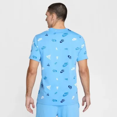 T-shirt Nike Sportswear bleu ciel pour homme avec logos Nike et Just Do It imprimés all-over style streetwear HJ0561-412