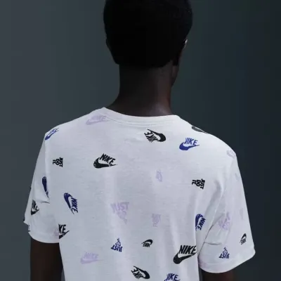 T-shirt Nike Sportswear HJ0561-051 blanc homme en coton doux avec coupe standard