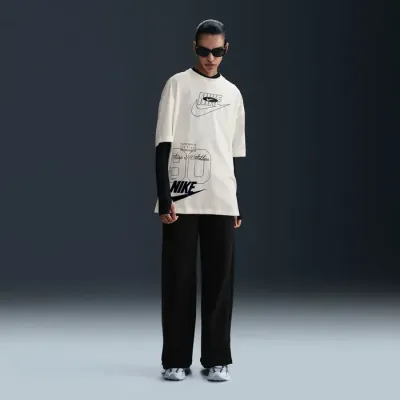 T-shirt Nike Sportswear Oversized écru pour femme avec logo Nike graphique et coupe oversize streetwear HJ2993-133