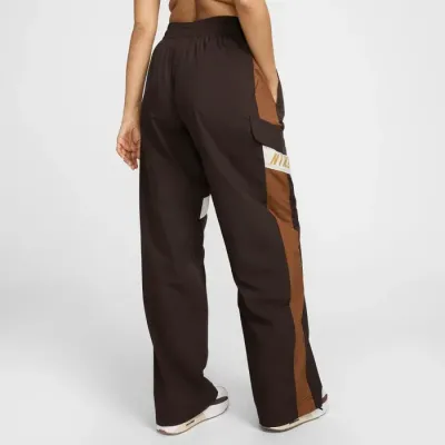Pantalon Nike Sportswear taille haute marron pour femme avec design colorblock rétro et coupe large tendance HF5957-464