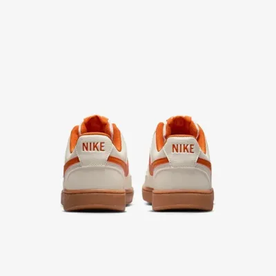 Nike Court Vision Low homme blanc cassé et orange référence HV4506-100