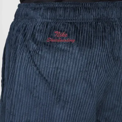 Pantalon Nike SB Elastic Corduroy Skate homme bleu marine référence FV7395-478