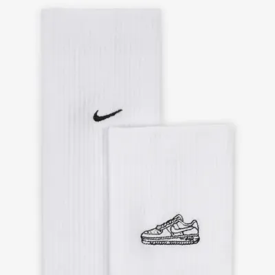 Nike Everyday Plus chaussettes hautes rembourrées broderie Air Force 1 blanc FZ3076-100