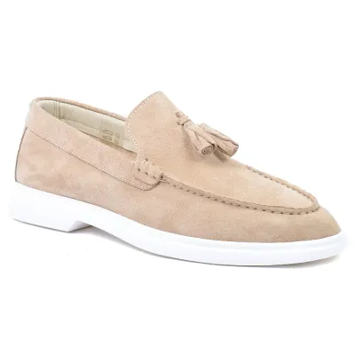 Mocassins homme Elito EL-2672-DBG en daim beige avec pampilles décoratives et semelle blanche