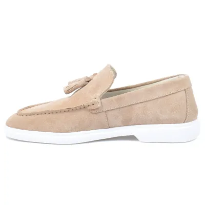 Mocassins homme Elito EL-2672-DBG en daim beige avec pampilles décoratives et semelle blanche
