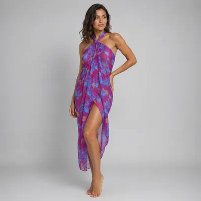 Paréo femme violet imprimé fuchsia et bleu 120x180 cm porté en robe de plage