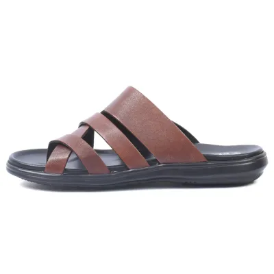 Mules homme ELITO EL-26104-M en cuir véritable marron avec brides croisées et semelle EVA confortable.