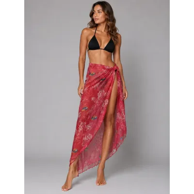 Paréo femme rouge imprimé floral 120x180 cm porté en robe de plage
