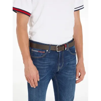 Ceinture homme Tommy Hilfiger Ryan 3.5 marron AM0AM12337-GUE en cuir de vache véritable avec boucle carrée métallique.