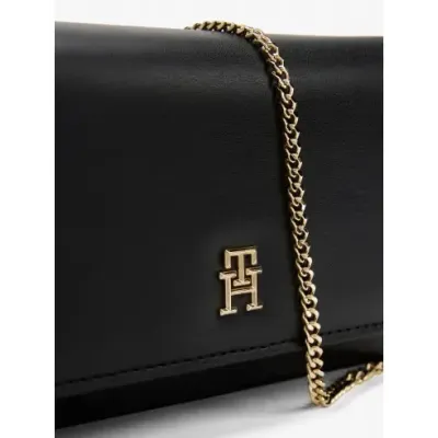 Sac bandoulière femme Tommy Hilfiger Chain Strap Crossbody Bag Noir AW0AW16891-BDS avec chaîne amovible