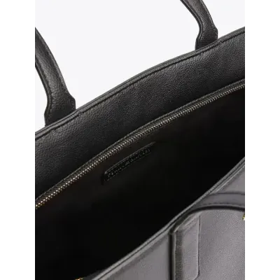 Cabas femme Tommy Hilfiger Soft Logo Tote Noir AW0AW16905-BDS avec finition grainée, fermeture zippée,