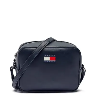 ESSENTIAL MUST CAMERA BAG
