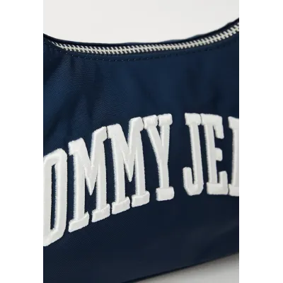 Sac à bandoulière femme Tommy Jeans Iconic Shoulder Bag With Chain Bleu Marine AW0AW16983-C1G en polyester