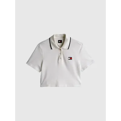 Polo Tommy Jeans femme blanc coupe courte en piqué de coton avec logo brodé sur la poitrine - DW0DW19370 YBL